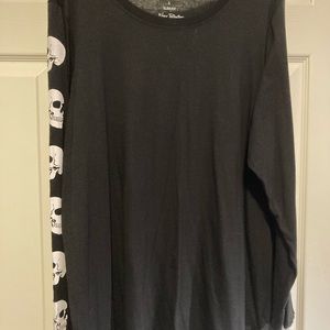Torrid long sleeved skull shirt